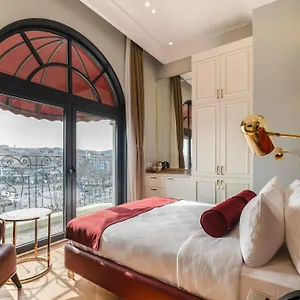 Hotel New Old Town